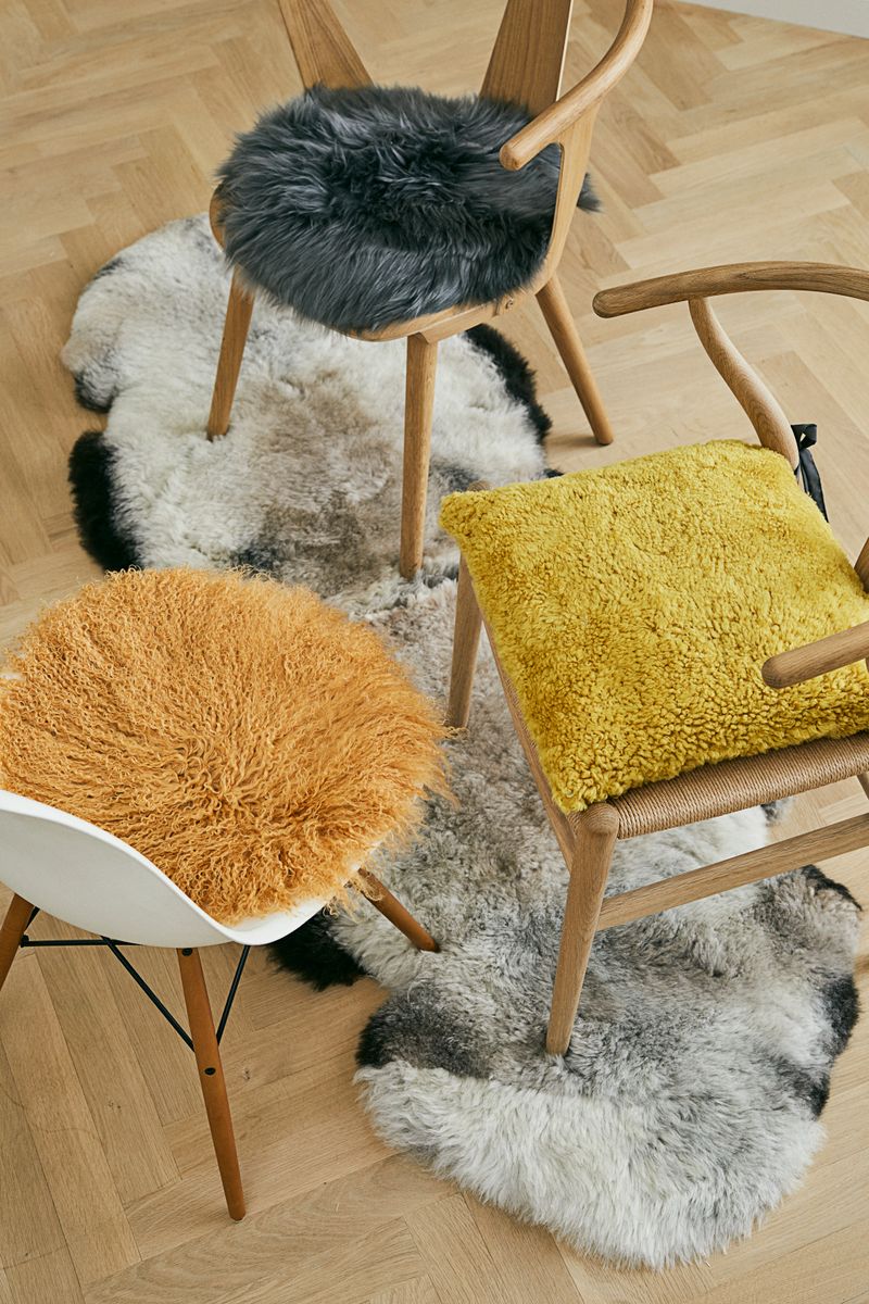 Long Wool Sheepskin Seat Cover Aubergine