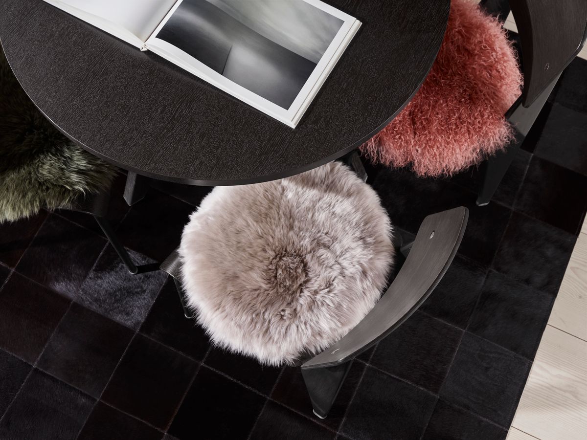 Long Wool Sheepskin Seat Cover Aubergine