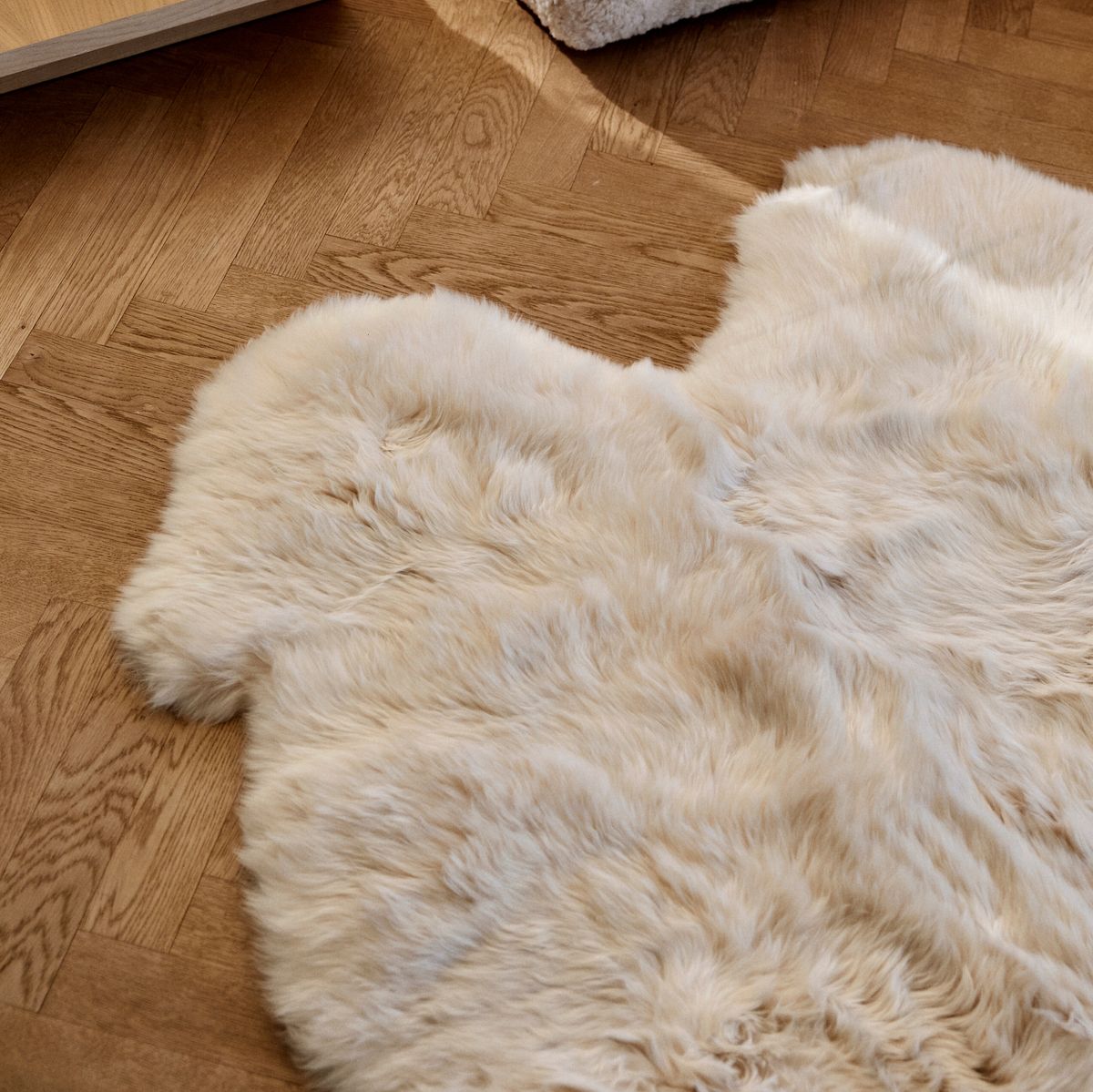 New Zealand Sheepskin | Long Wool | Rug 71x43 in Aubergine