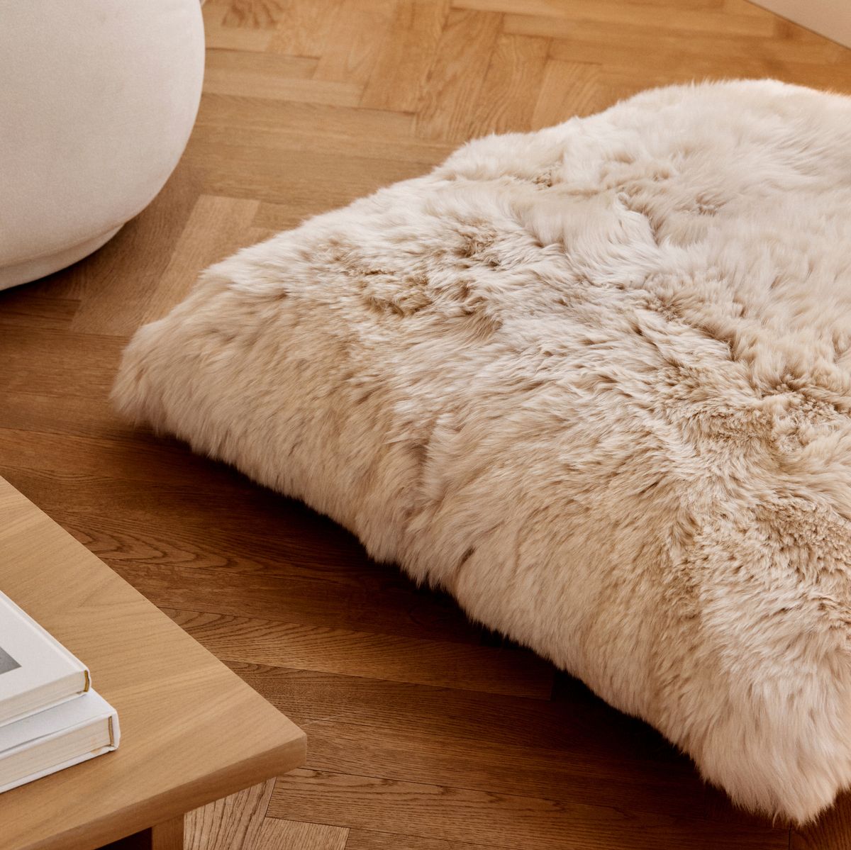 Maxi Float Cushion | LW | 35x35 in Black