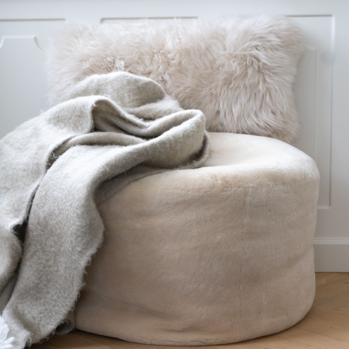 Round Moccasin Pouf | D22x18 in Chestnut
