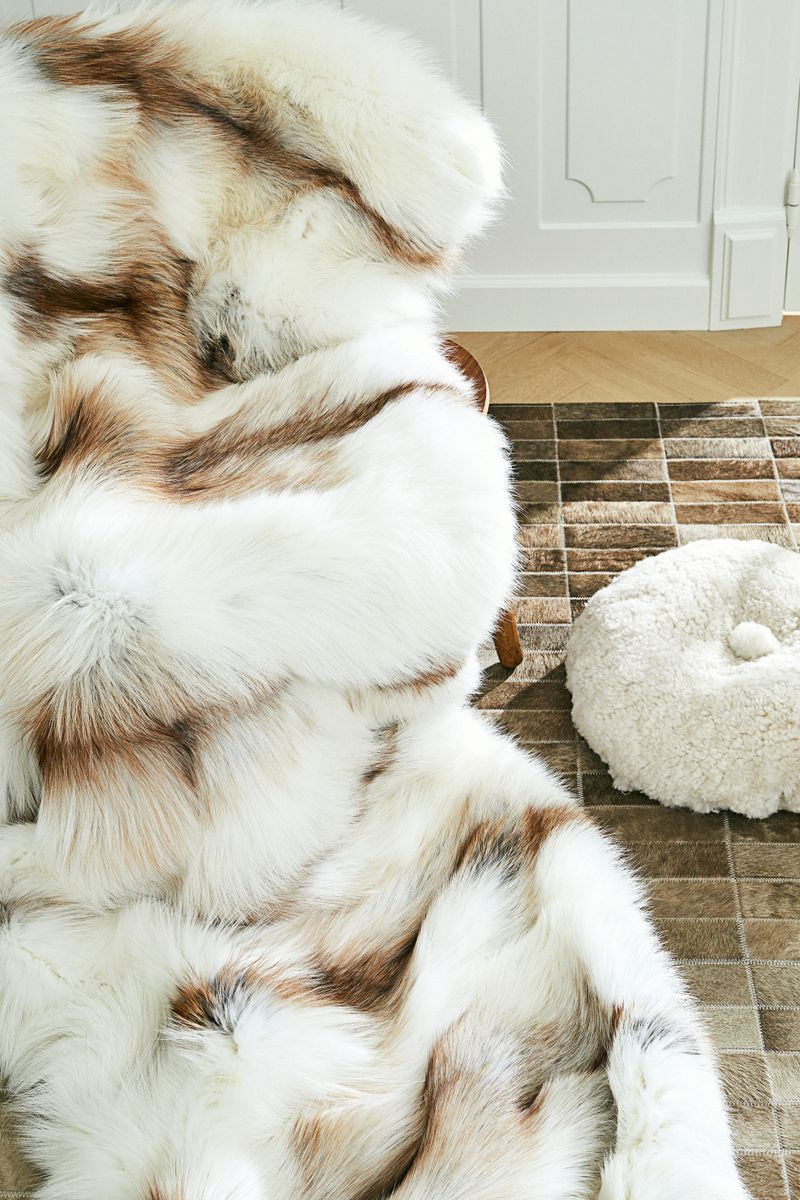 Premium Fox Throw | Cashmere Backing | Shadow Fox  Shadow Fox