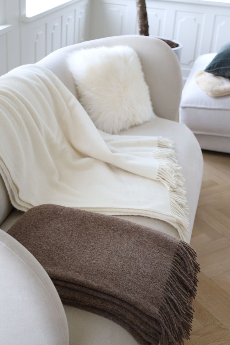 Long-Wool Sheepskin Cushion | 14x14 in Ivory