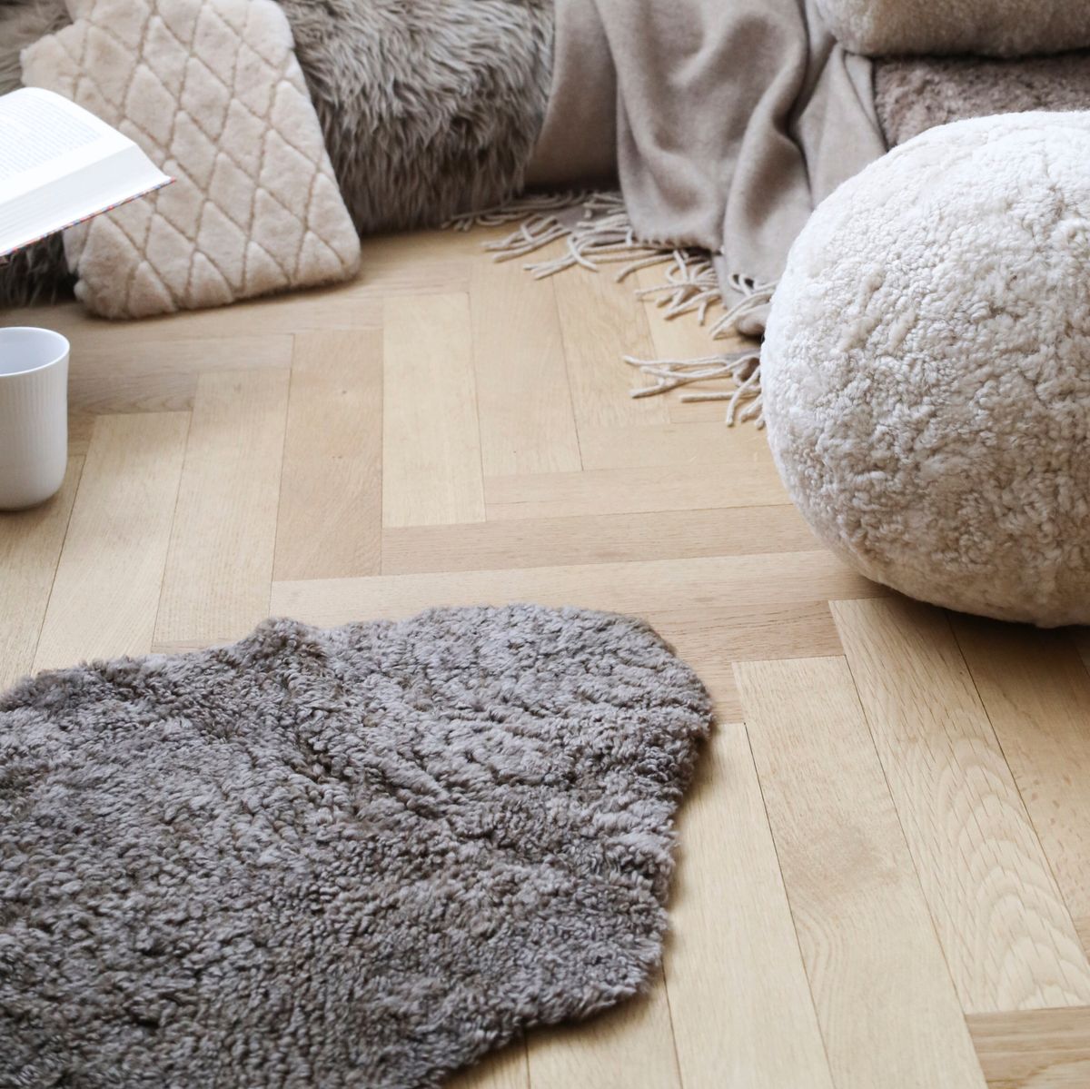 New Zealand Sheepskin | Short Curly Wool | Rug 45 in