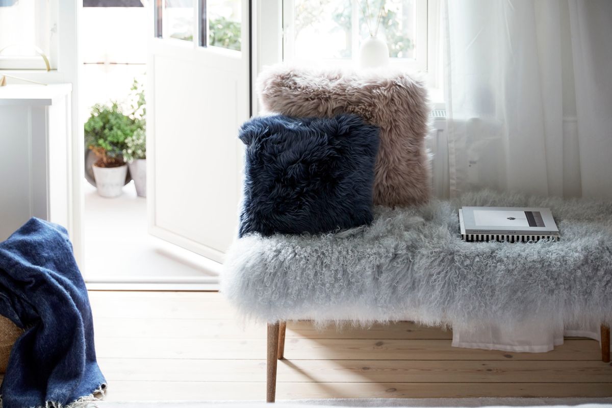 Long-Wool Sheepskin Cushion | 14x14 in Navy