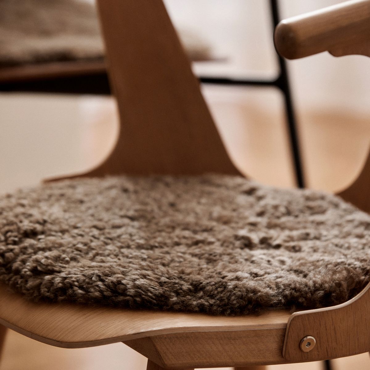 Short Wool Curly Sheepskin Seat Cover Anthracite