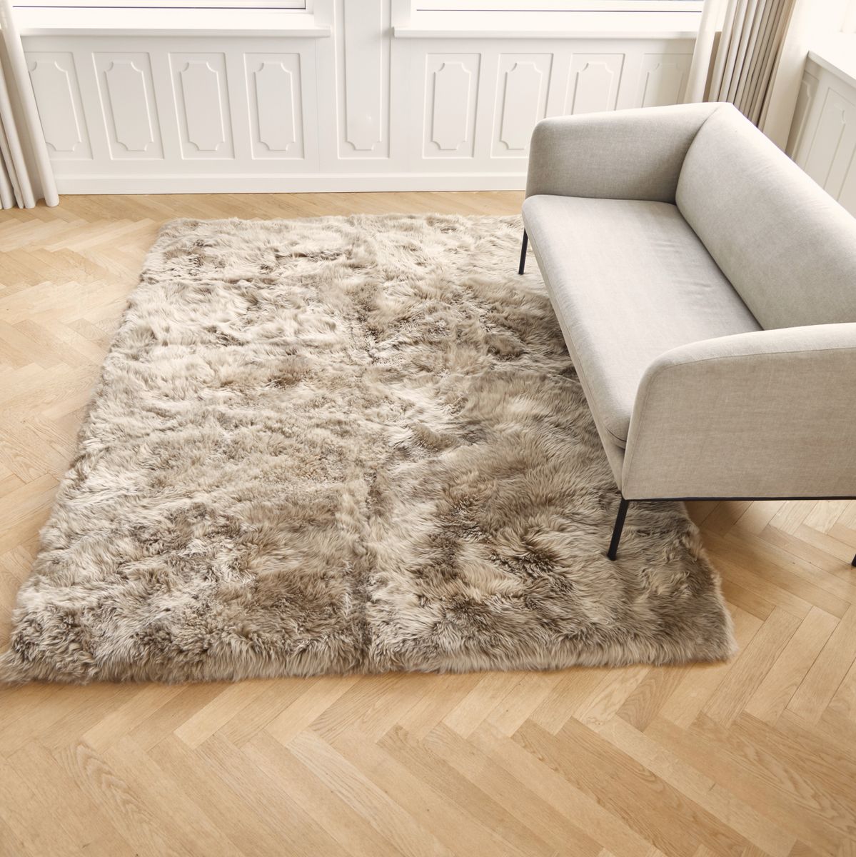 Long Wool Sheepskin Design Rug Black