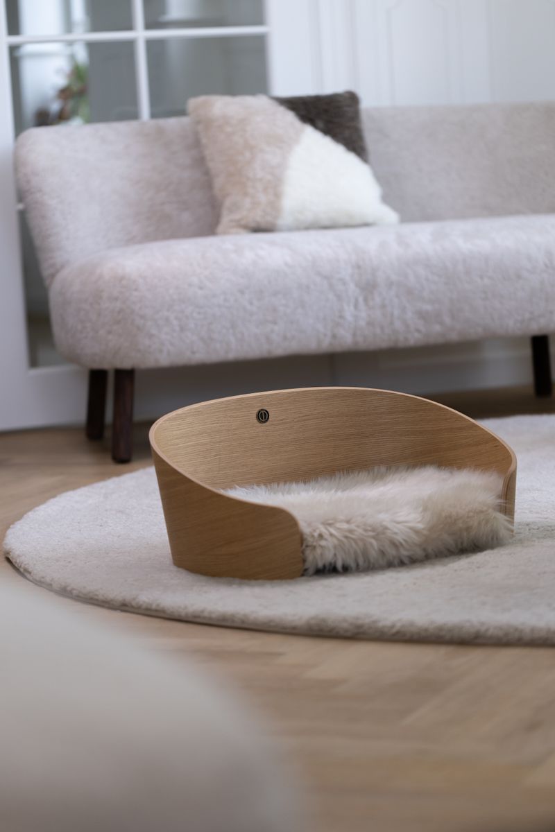 Pet Bed Natural Oak/Linen Sheepskin