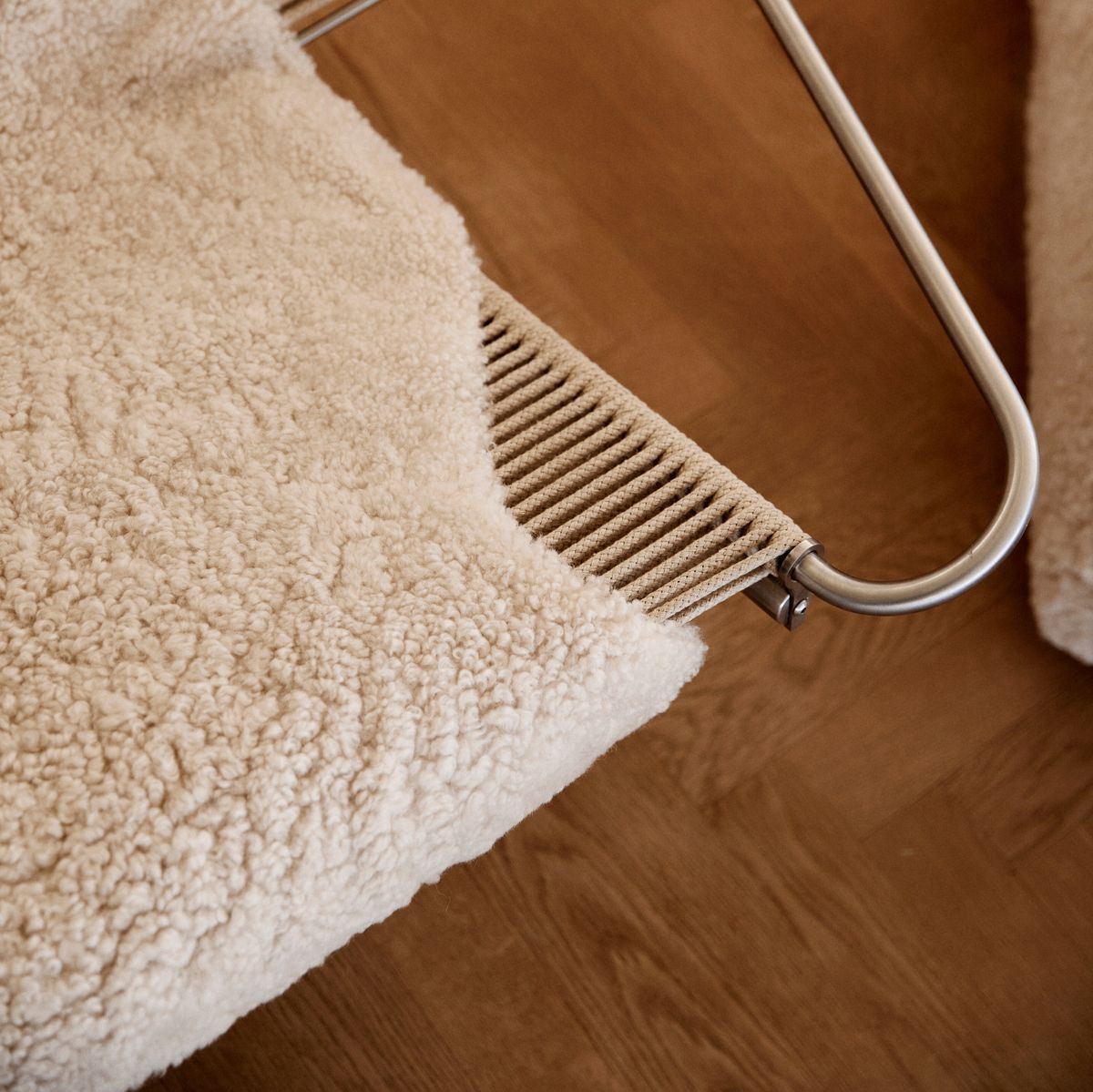 Short Wool Curly Sheepskin 39x24 in Ivory