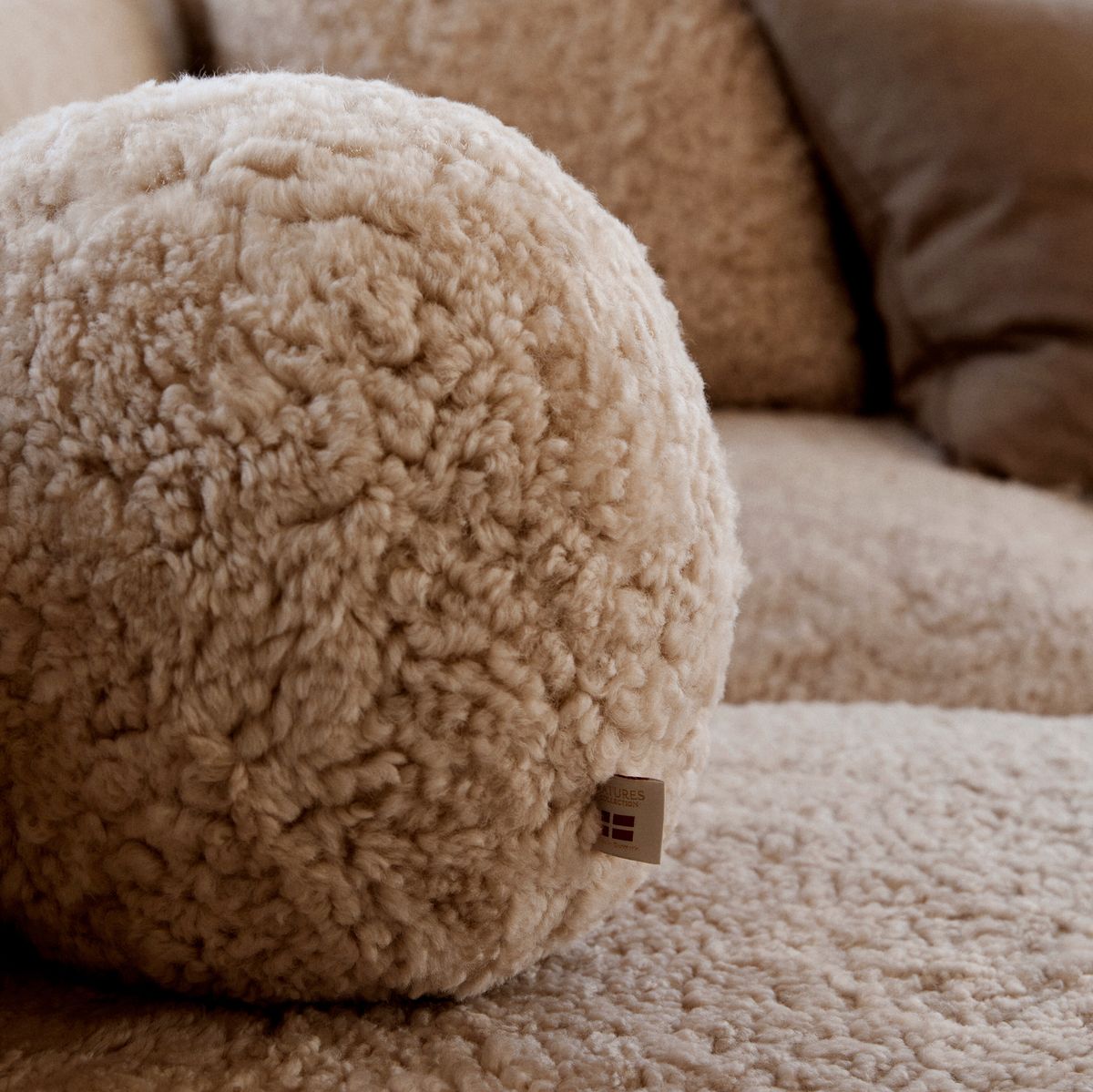 Angelite Cushion | D10 in | D12 | D14 | SW Curly Anthracite