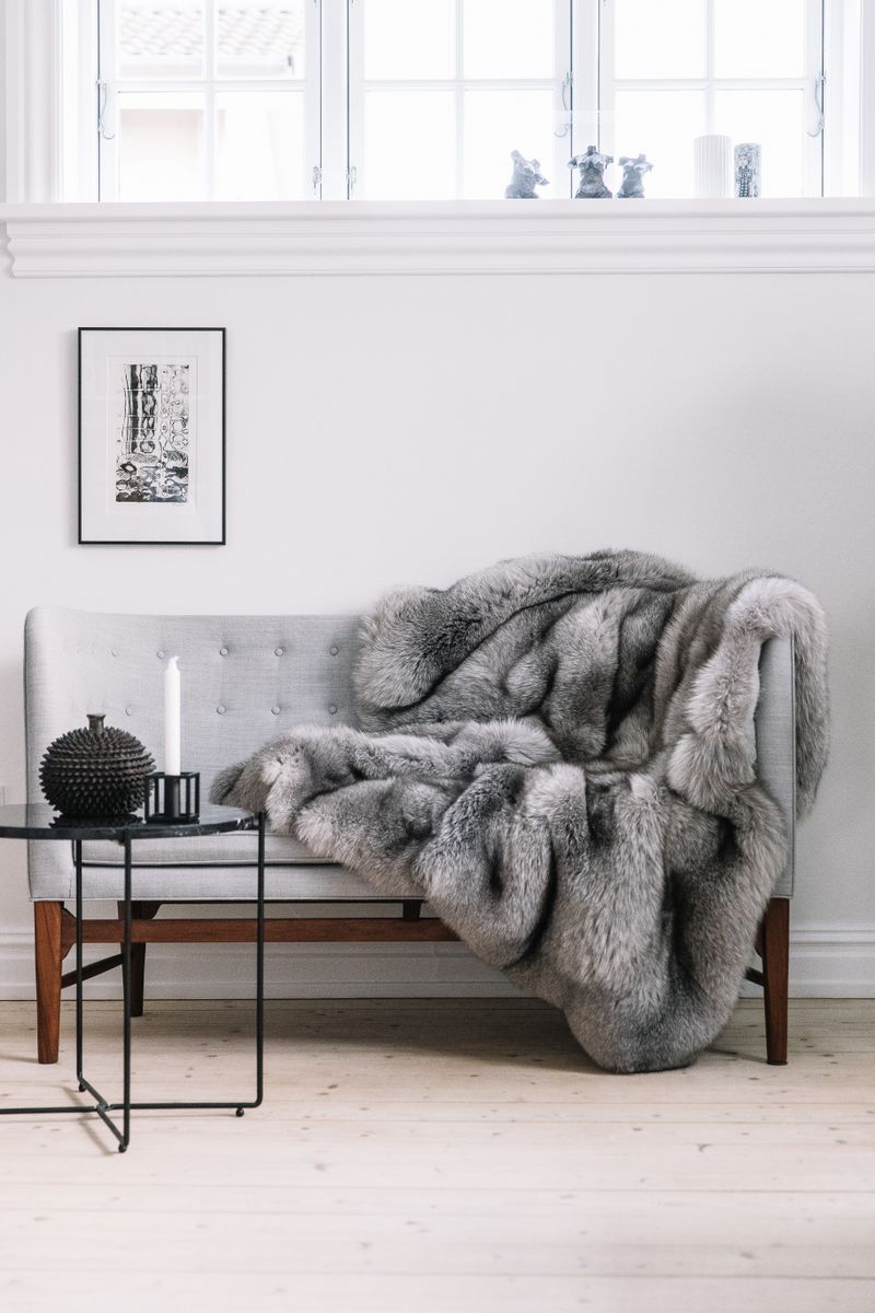 Premium Fox Throw | Cashmere Backing | Shadow Fox  Shadow Fox