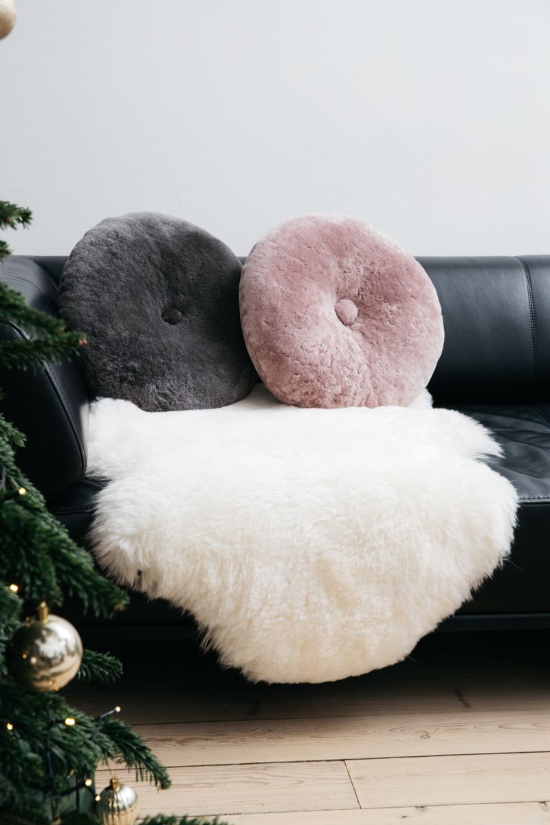 New Zealand Sheepskin | Long Wool | 39 in Aubergine