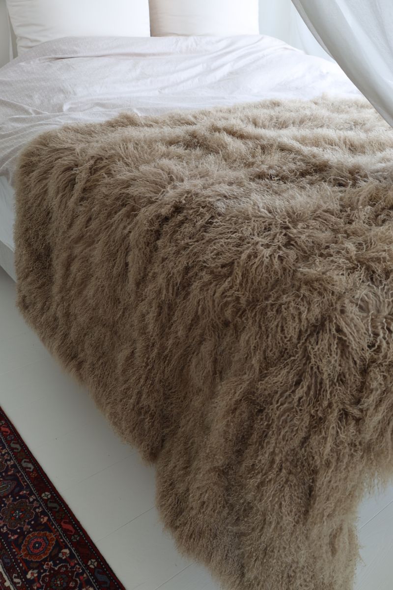 Throw of Curly Sheepskin Arctic Sunrise
