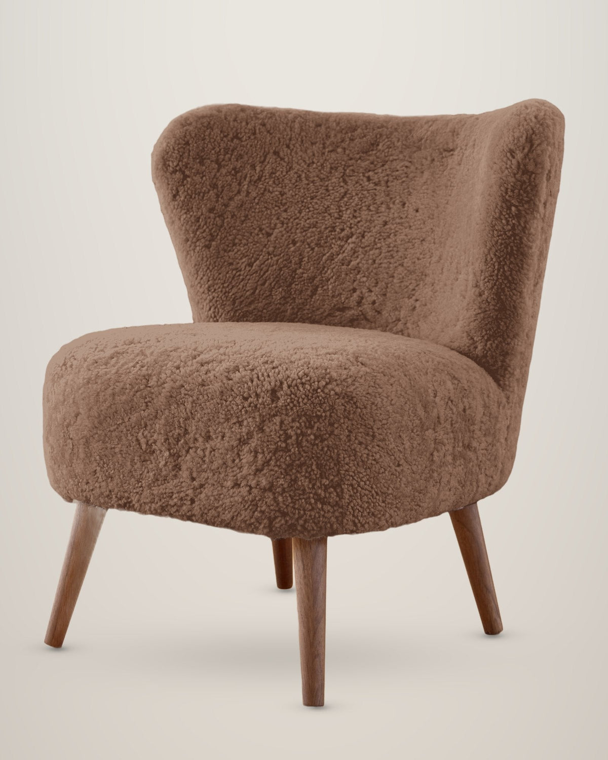 Armchair in Taupe short-wool sheepskin (digital visualization)