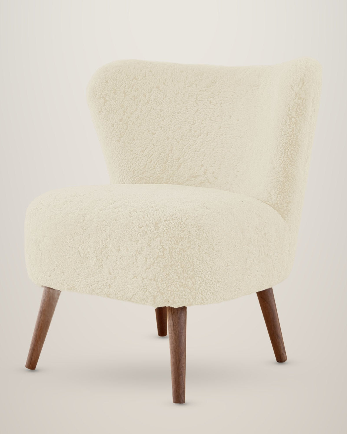 Armchair in Ivory short-wool sheepskin (digital visualization)